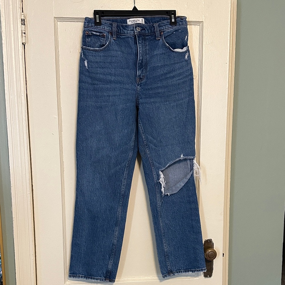 Abercrombie High-Rise Distressed Straight Jeans | Size 29